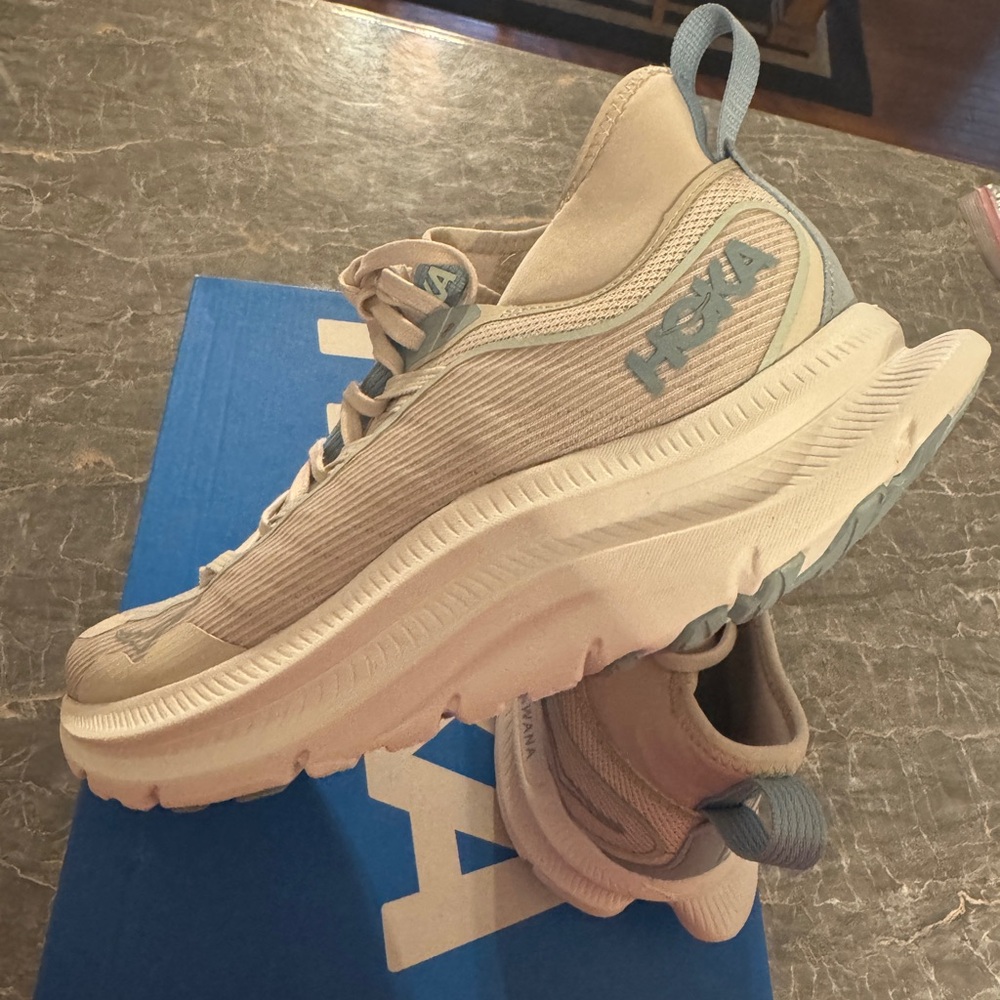 Hoka One One Kawana Mid Shoes